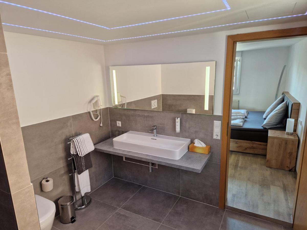 Hotel DreiKönig & Restaurant SeeGourmet - Housity