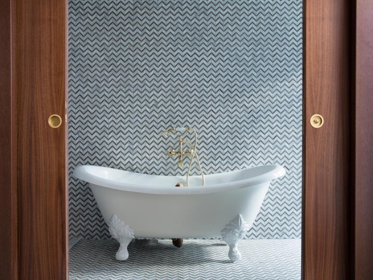 Salle de bains dans l'établissement Maison Bréguet