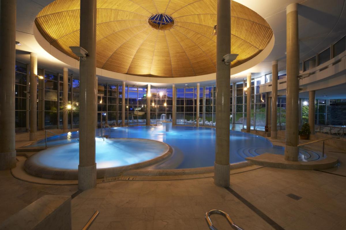 Piscine de l'établissement Best Western Hotel Sourcéo ou située à proximité