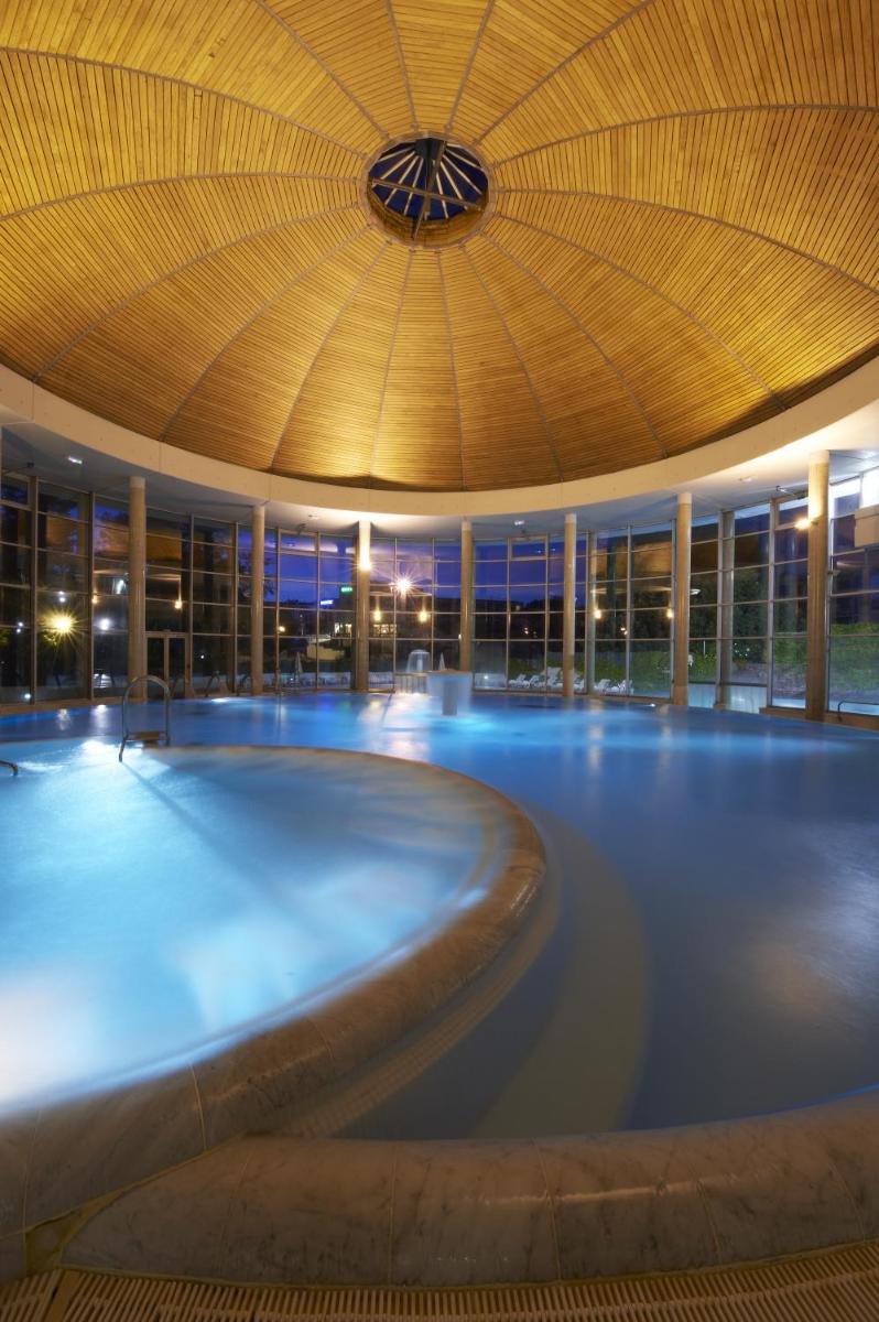 Piscine de l'établissement Best Western Hotel Sourcéo ou située à proximité