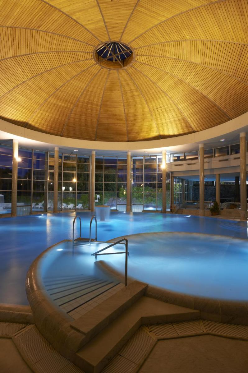 Piscine de l'établissement Best Western Hotel Sourcéo ou située à proximité