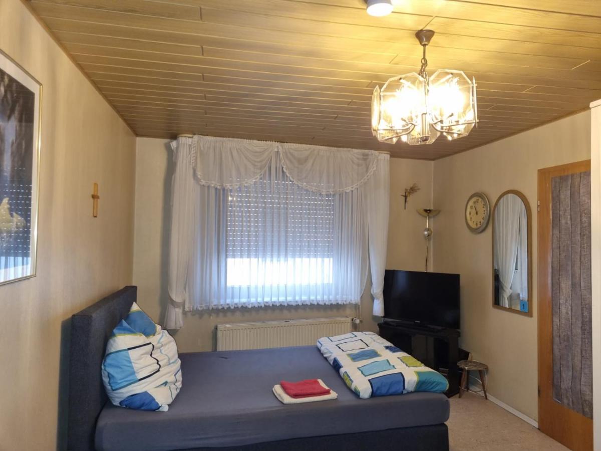 Für Monteure und Handwerker Schönes Ferienhaus in Filsen - Housity
