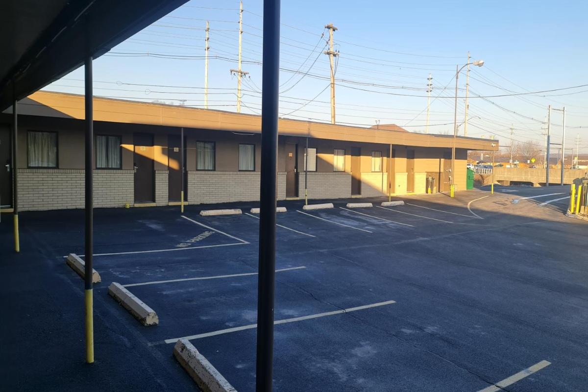 DuBois Manor Motel by OYO - Housity
