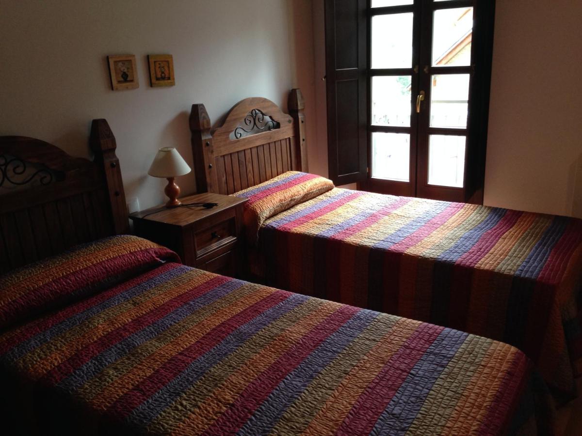 Apartaments Pirinenc - Housity