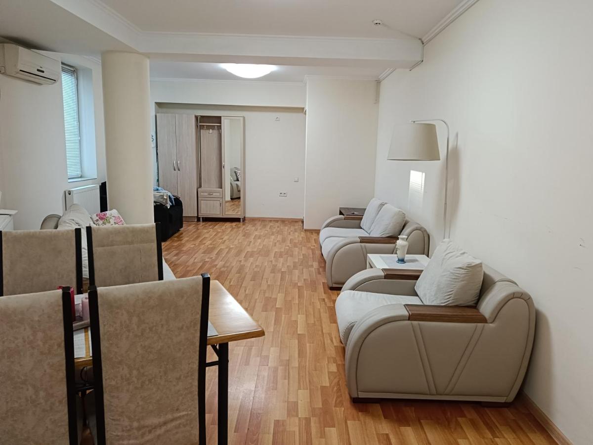 Lucky Apartments - Housity