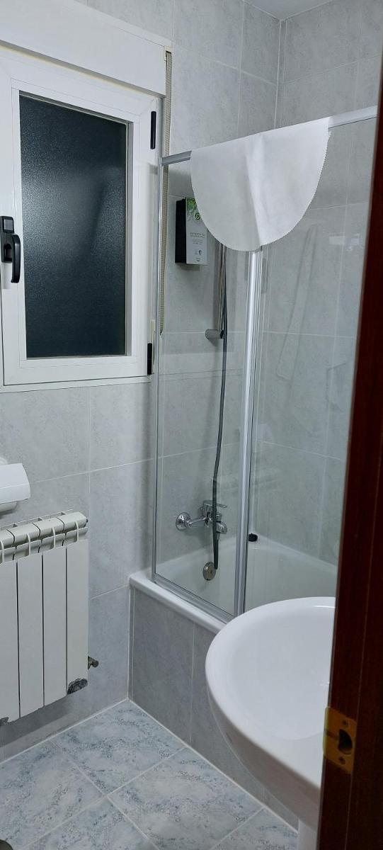 Hostal Rosales - Housity