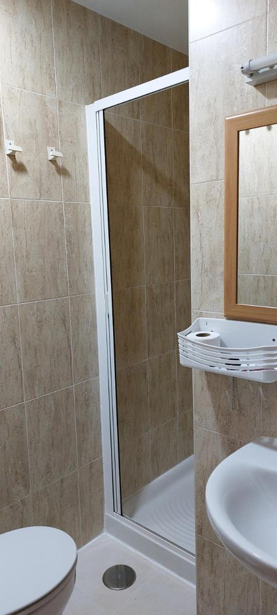 Hostal Rosales - Housity
