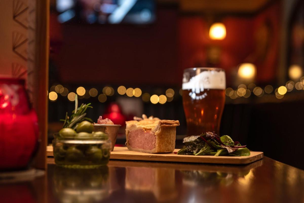 The Plough Inn - Housity