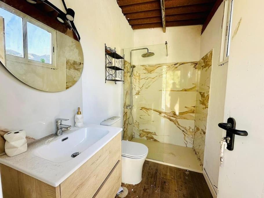 Casa cueva las rosadas & piscina - Housity