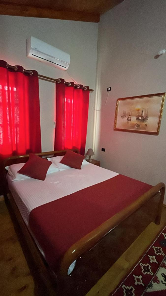 ROOMS EMILIANO Castle of Kruja - Housity