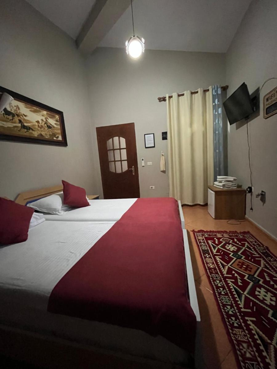 ROOMS EMILIANO Castle of Kruja - Housity
