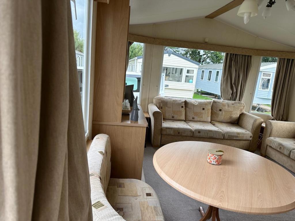 Private holiday home on Lyons Winkups holiday park, North Wales. - Housity