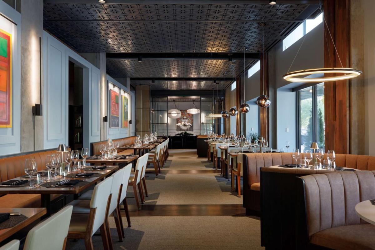 Colcord Hotel Oklahoma City, Curio Collection by Hilton - Housity