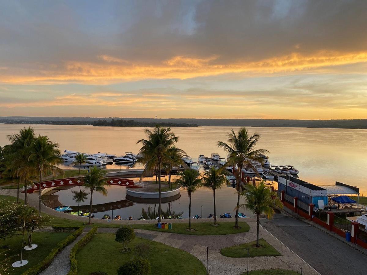 Luxuoso Flat Lake Side com vista para o lago - Housity