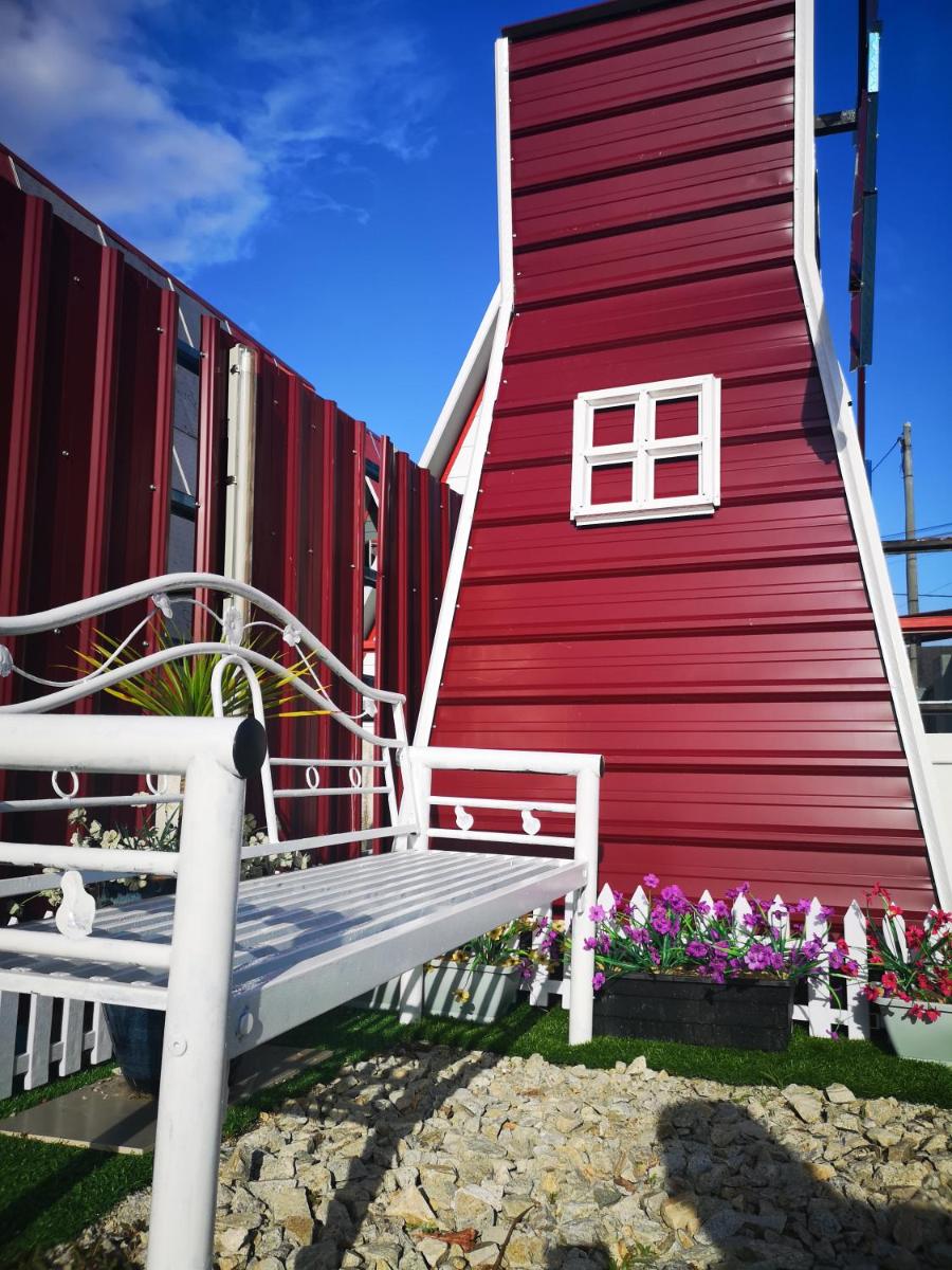 Red Triangle Cottage Roomstay - Housity