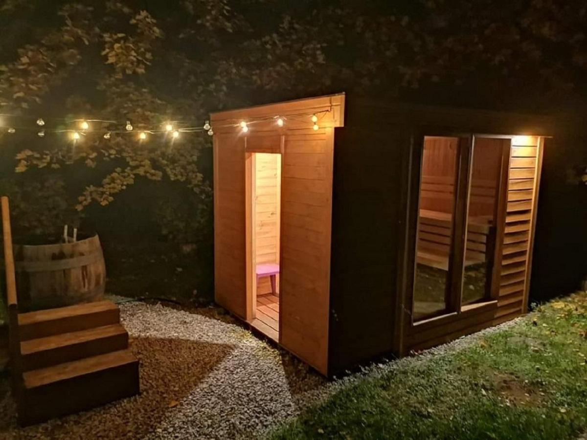Dziki zakątek Piskornia dom z sauną - Housity