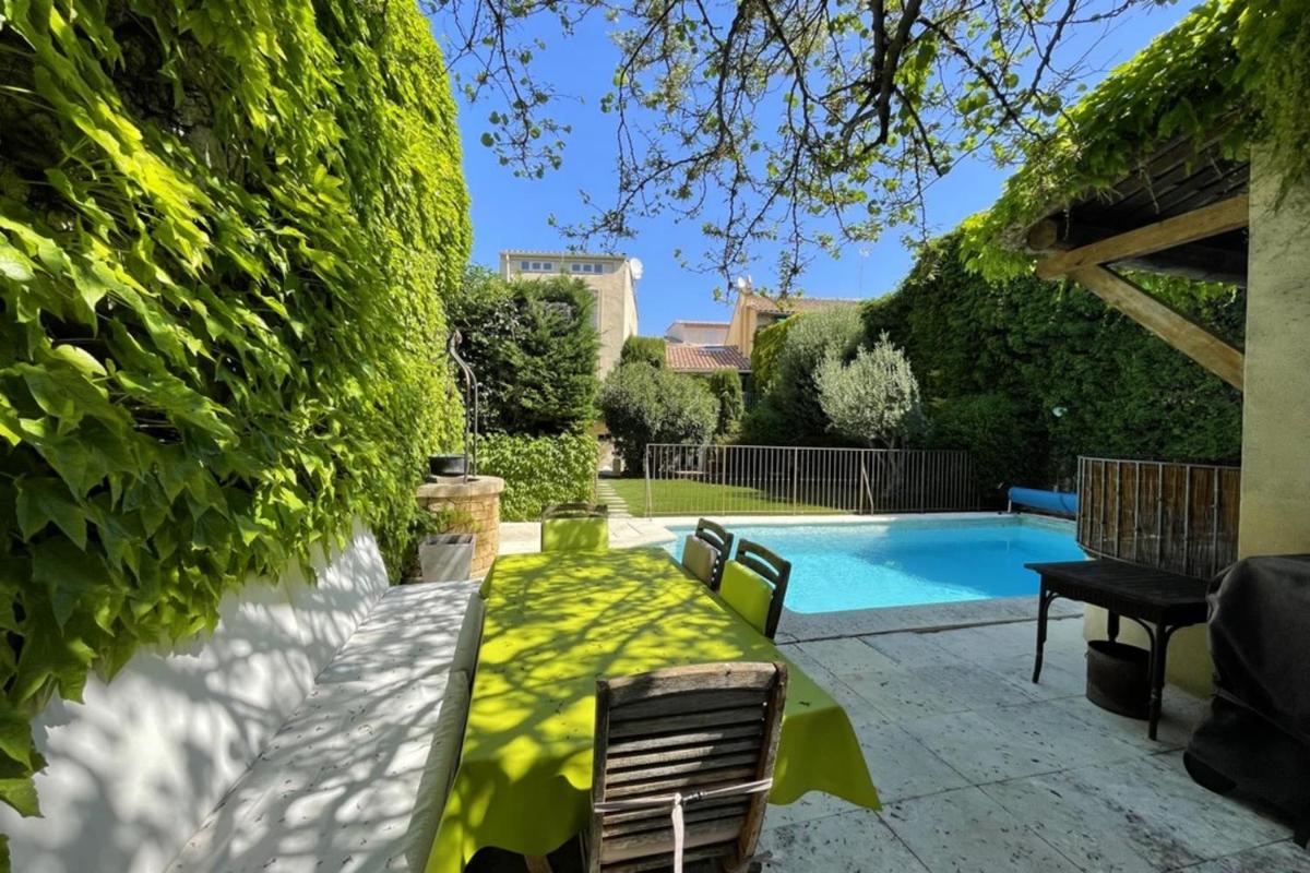 Charming village house with swimming pool and beautiful shaded terrace - Housity