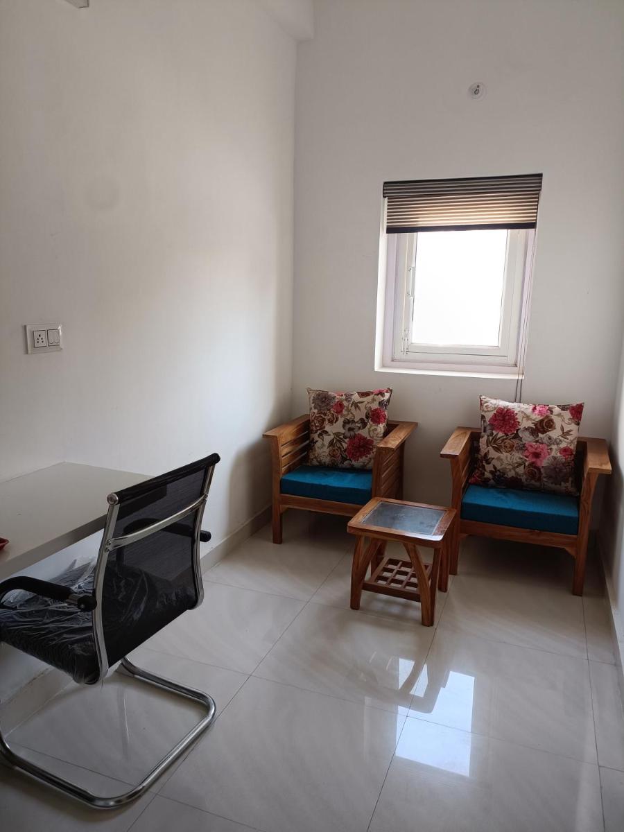 ADVENT HOTEL - Housity