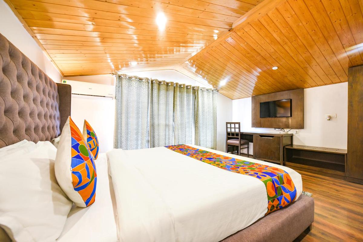FabHotel The Weekend Vibes - Housity