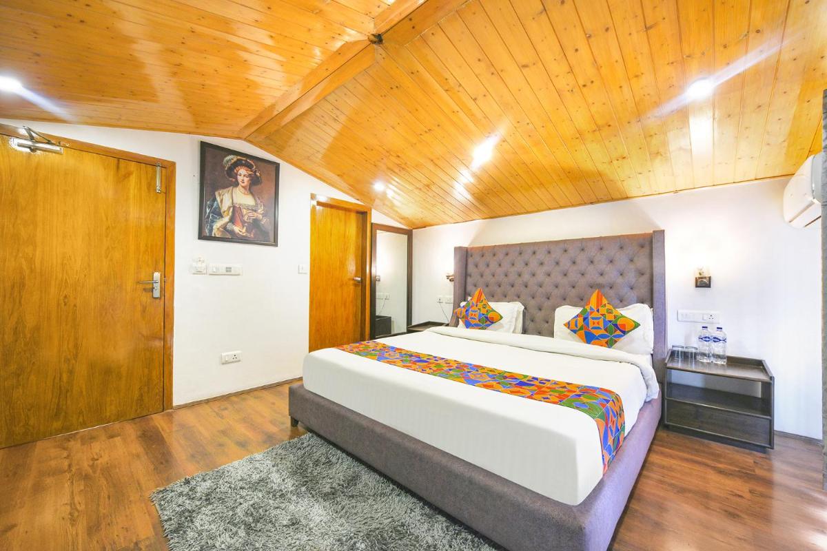 FabHotel The Weekend Vibes - Housity