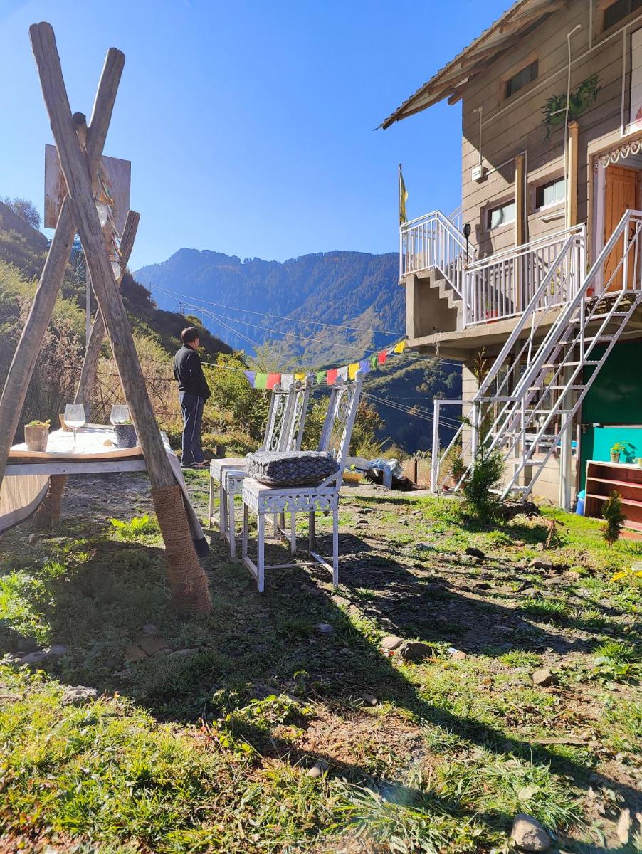 Dhauladhar Woodhouse - Housity