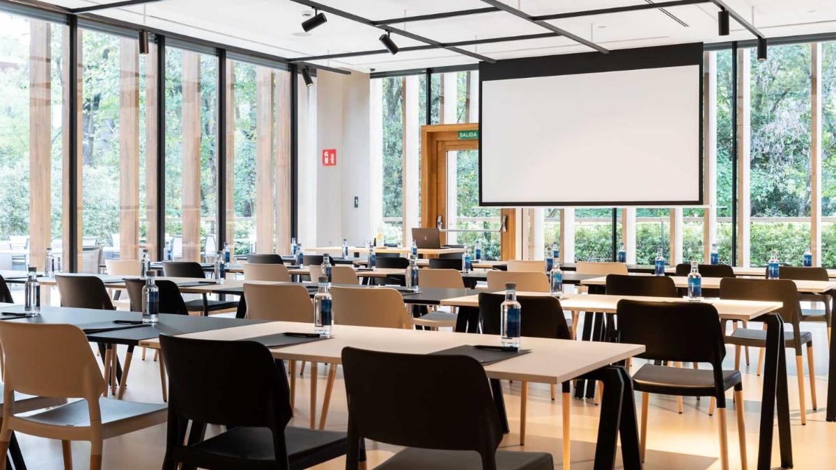 Un restaurante o sitio para comer en Hotel Arima & Spa - Small Luxury Hotels