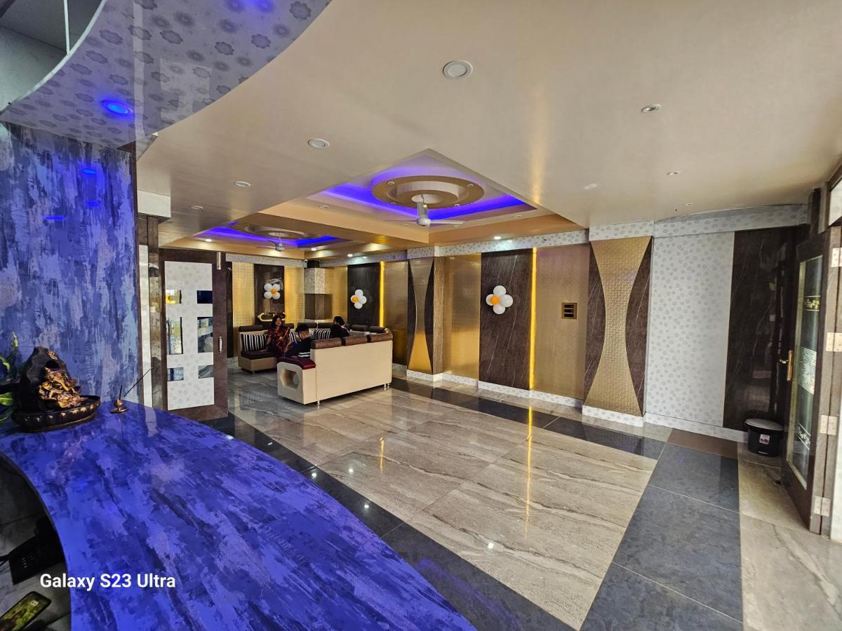 HOTEL ROYAL PALACE - Housity