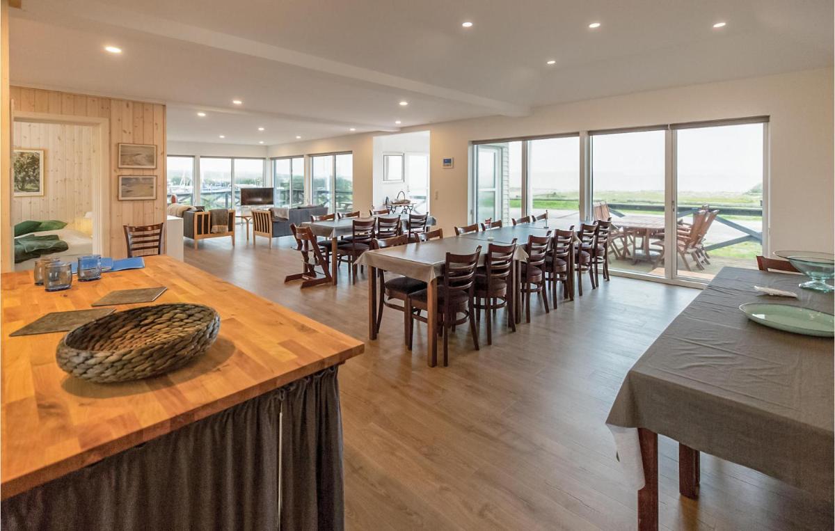 Four-Bedroom Holiday Home In Brenderup Fyn - Housity