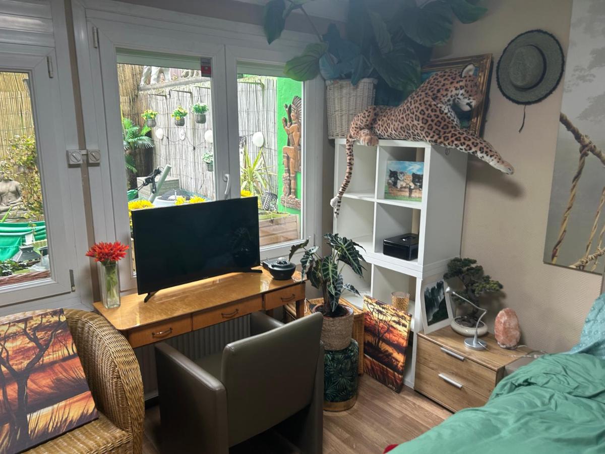 Jungle Magic Room near Atomium , Heyzel Stadium - Housity