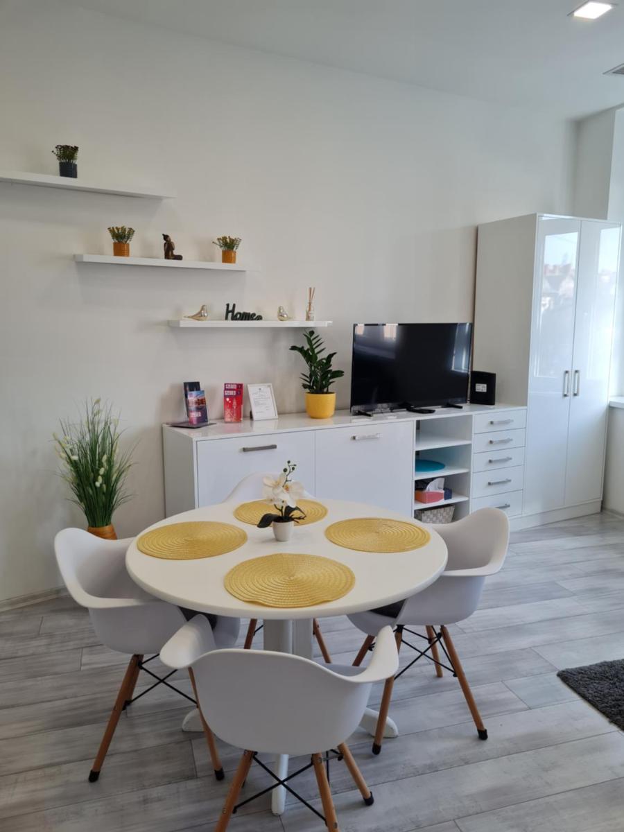 Napfény apartman - Housity