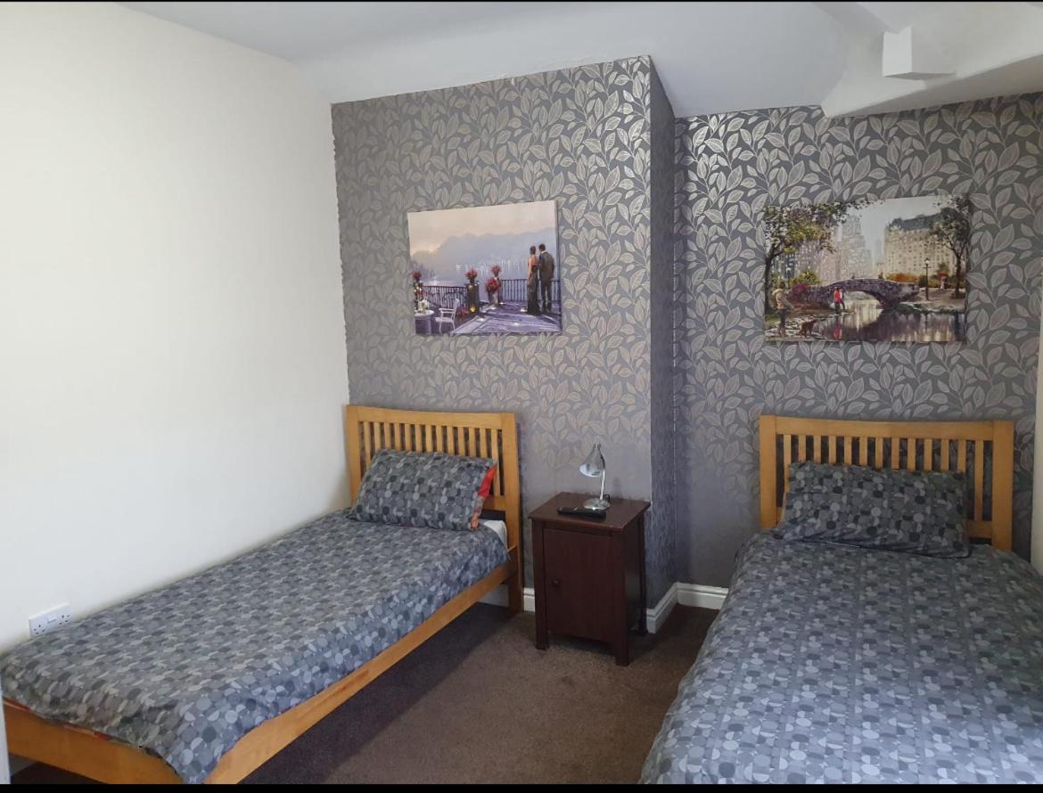 Brookfield Hotel - Housity