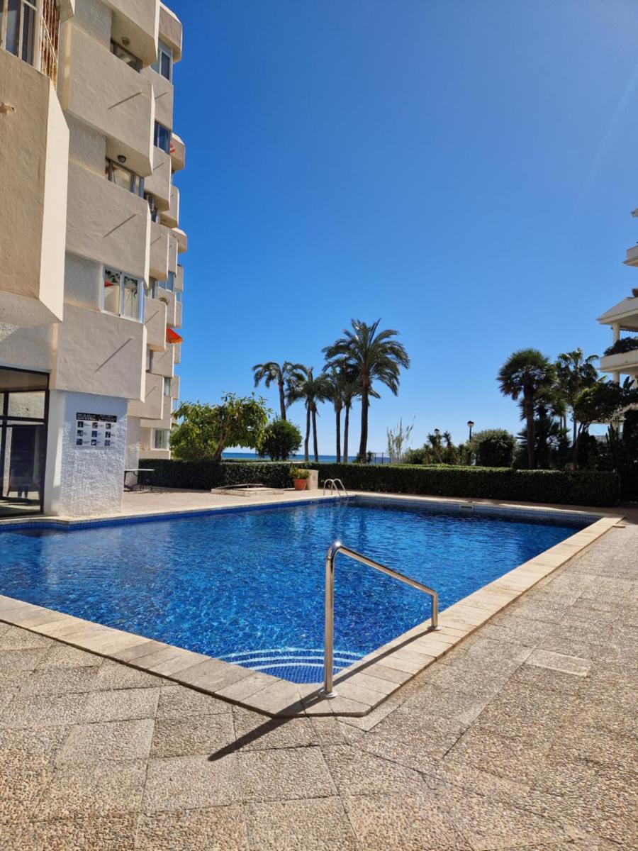 Azul - Estudio con vistas al mar, piscina y acceso directo a la playa by Redi - Housity