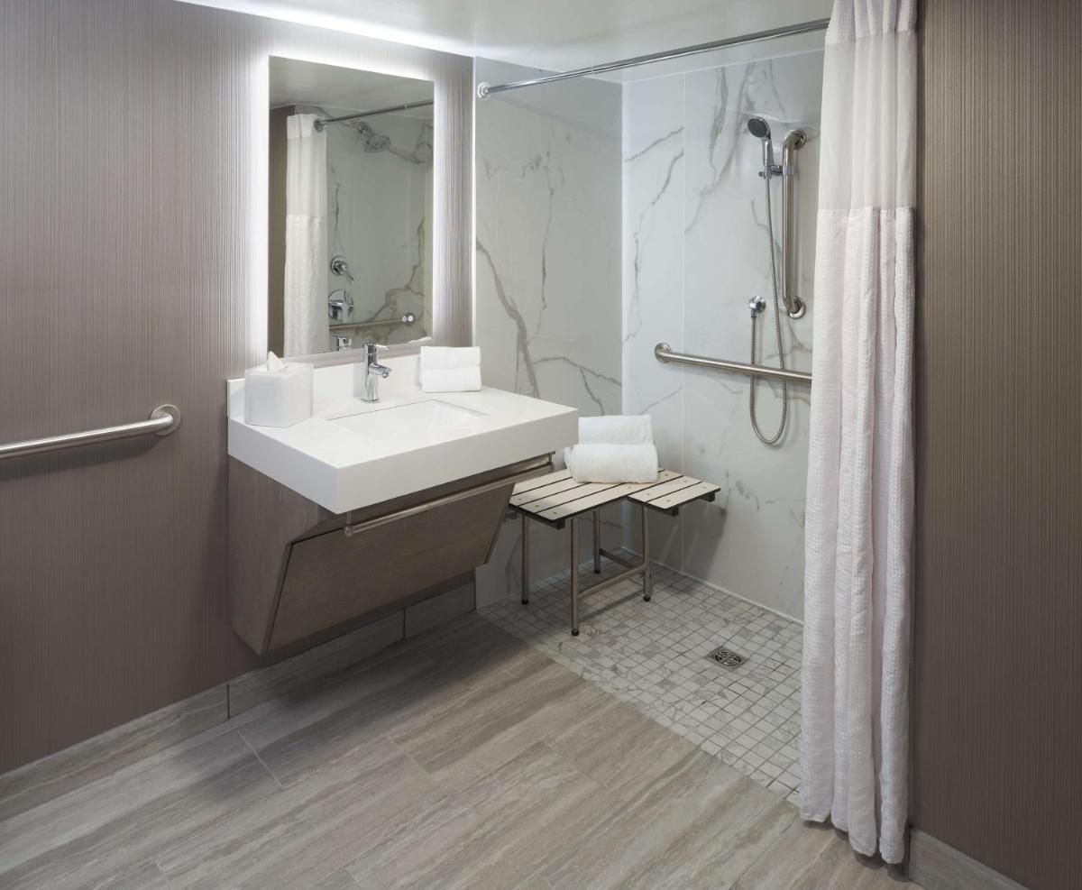 Hilton Cocoa Beach Oceanfront - Housity
