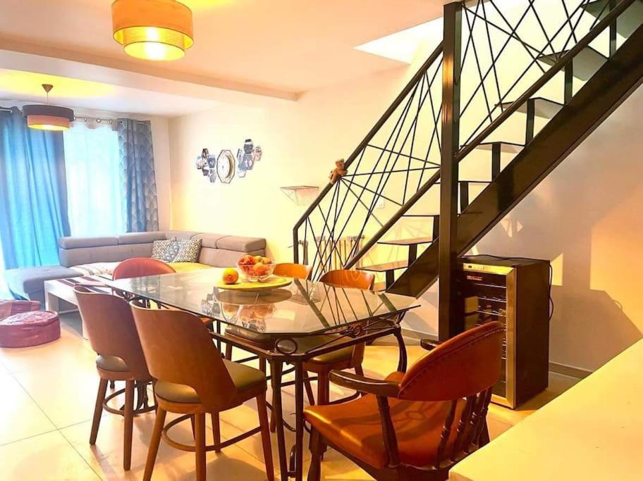 maison avec spa et salle de projection - Housity