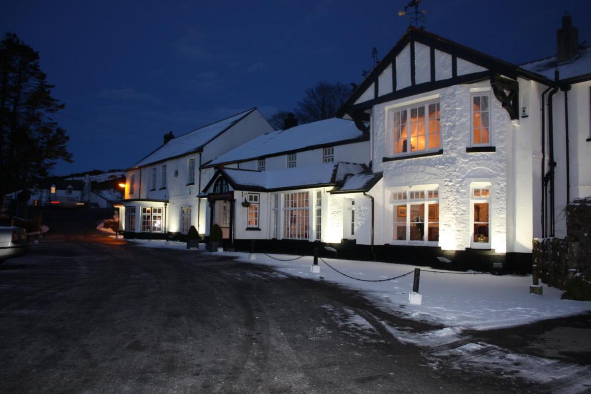 Two Bridges Hotel - Housity