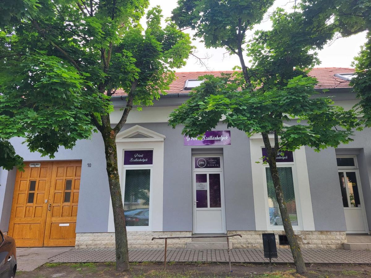 Privát Szálláshelyek - Housity