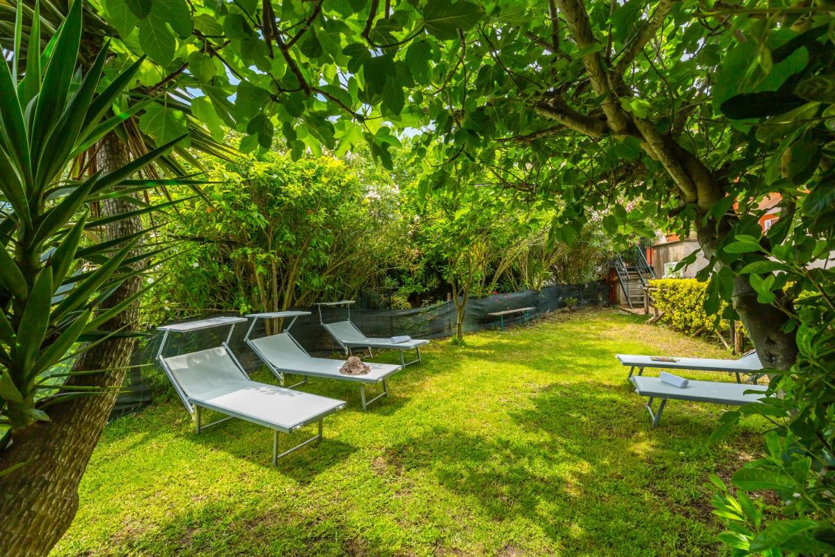 La TERRAZZA sul GIARDINO - Housity