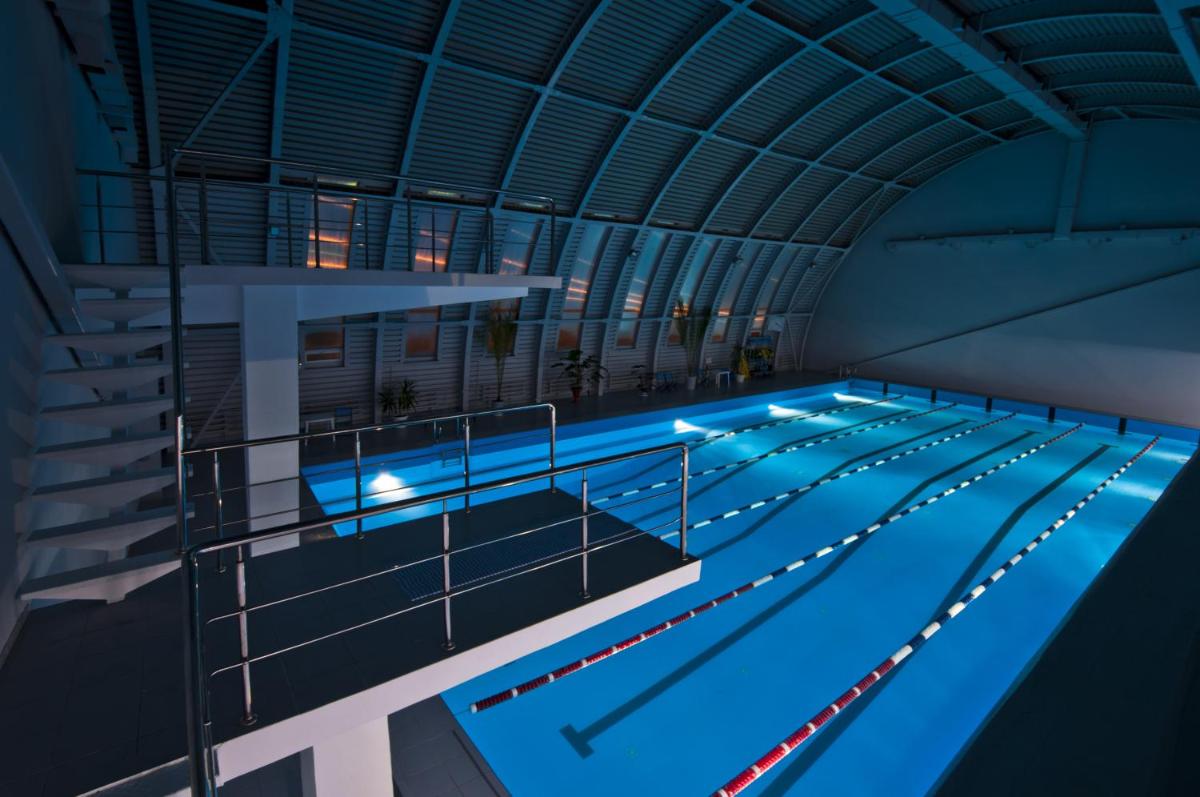 Globus Group Fitness Hotel - Housity