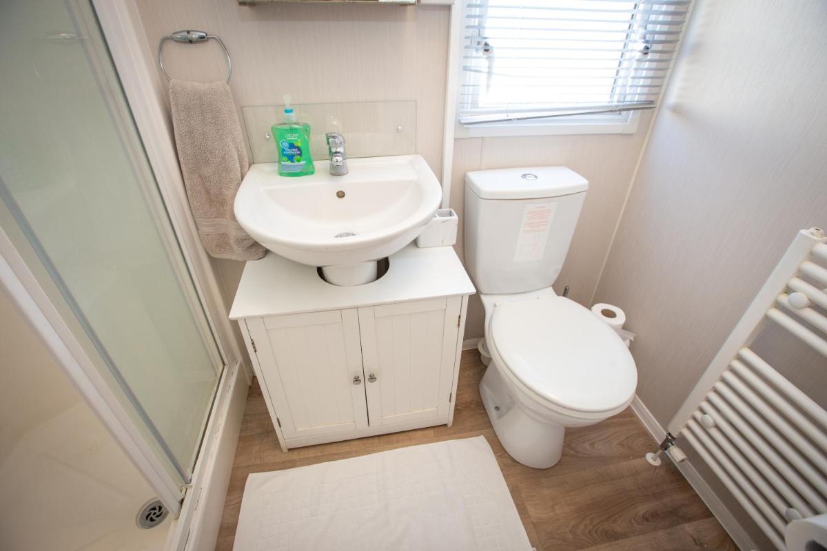 Sheerness Holiday Caravan for 6 - Housity