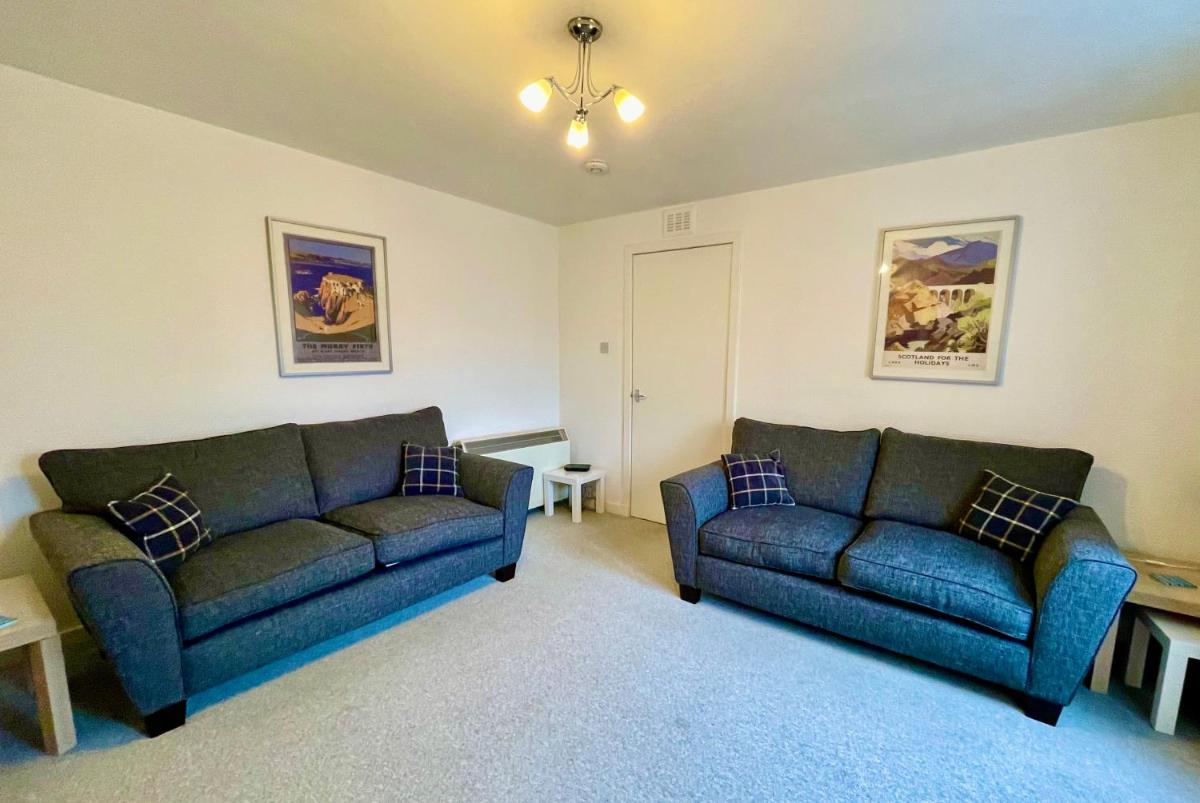 Spacious 2 Bedroom Home in Picturesque Cullen - Housity