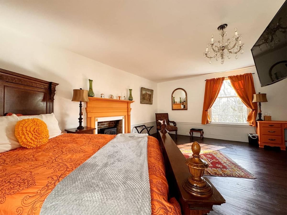 The Sunnyside Sisters Bed and Breakfast - Housity
