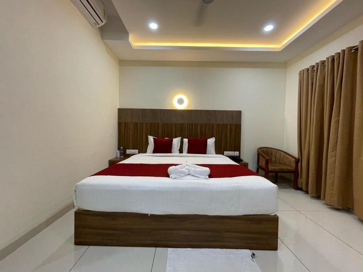 Deepakam Inn - Housity