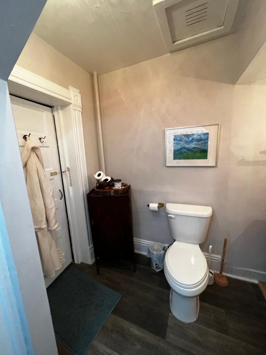 Bed and Breakfast Hearts Desire - Housity