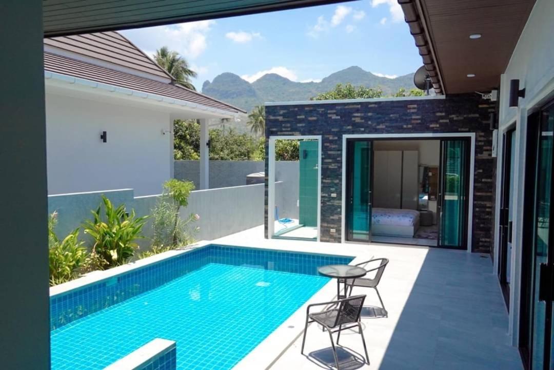 Seaside Mountain Retreat - Housity