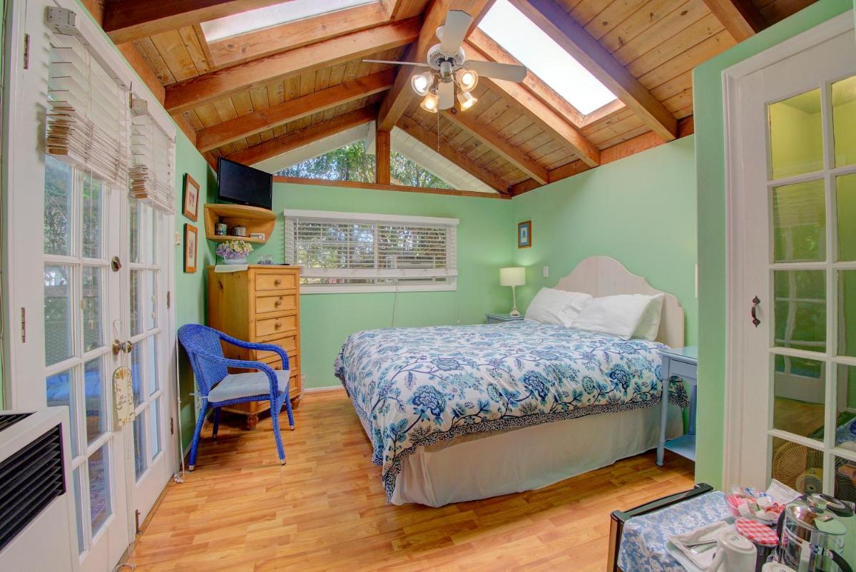 Secret Garden Inn & Cottages - Housity