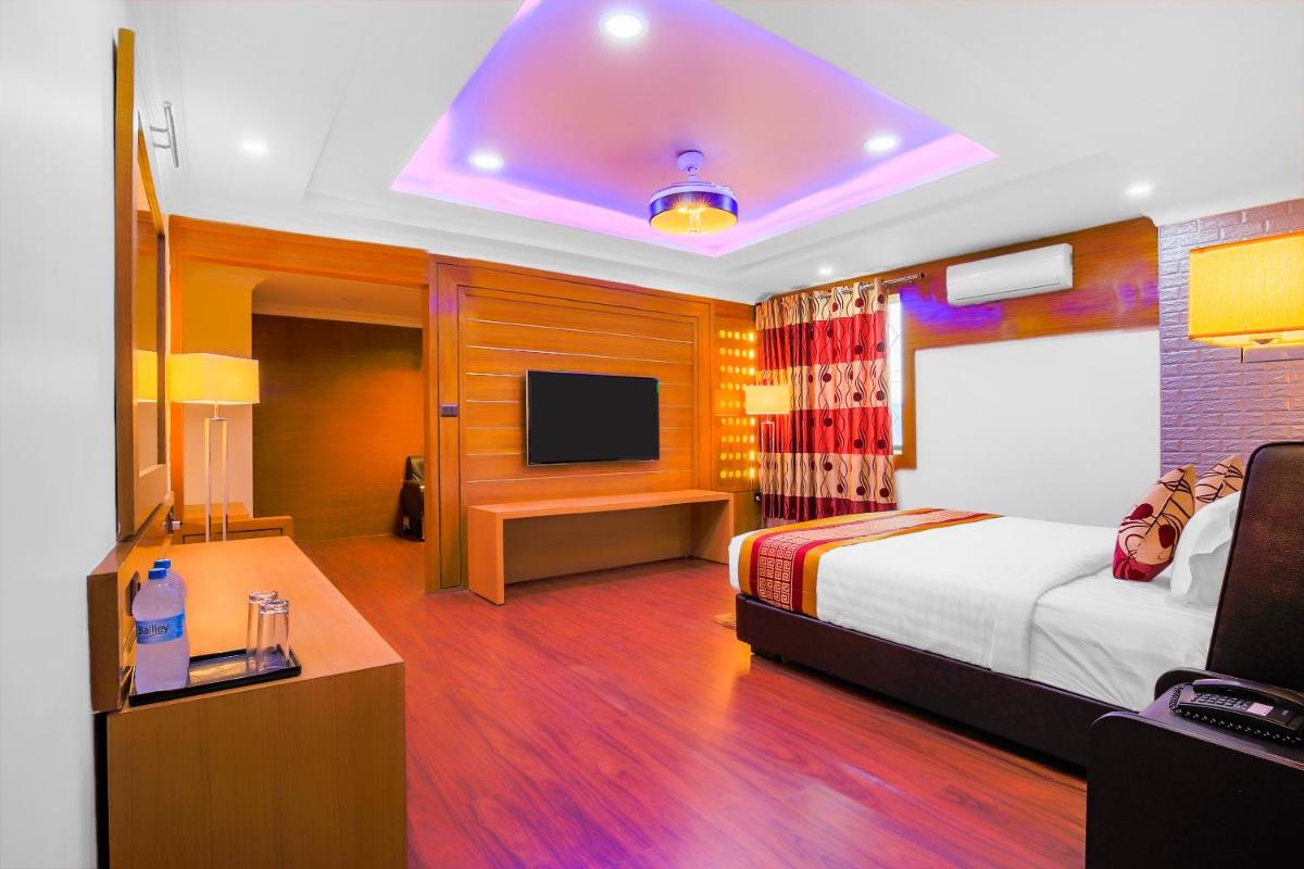 Suitetrails - Hotel Intourist Palace