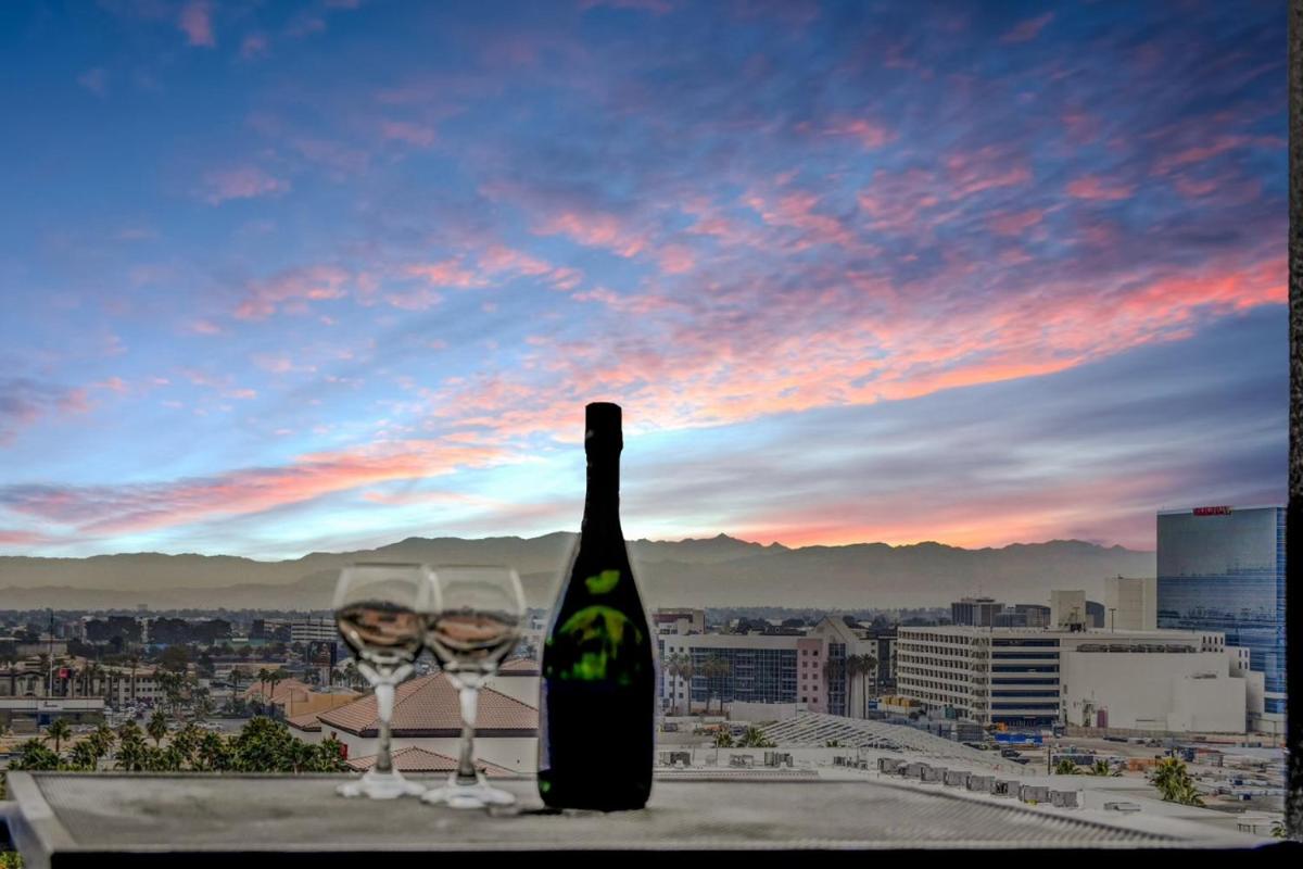 Diligence at The Platinum - NO Resort Fees and Free Parking - Housity