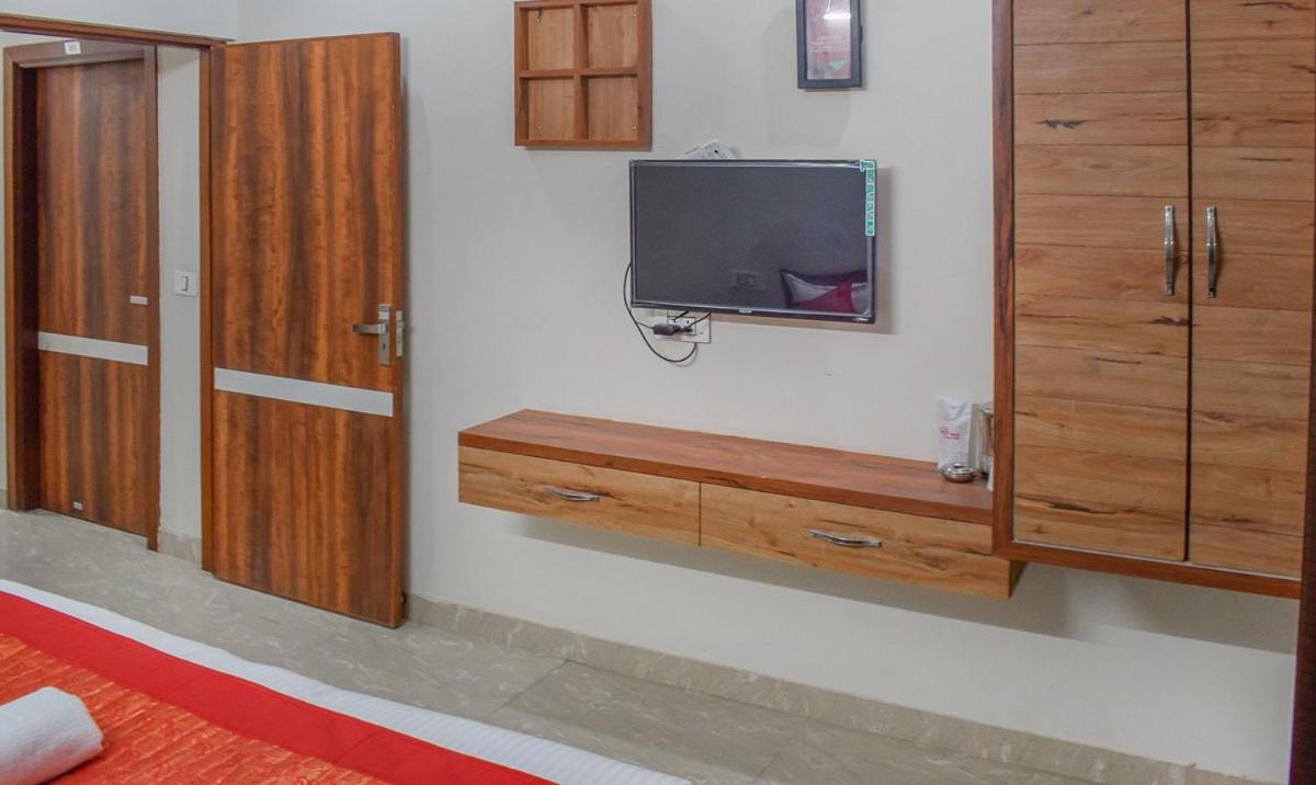 Hotel KD INN 300 Meter For Golden Temple - Housity