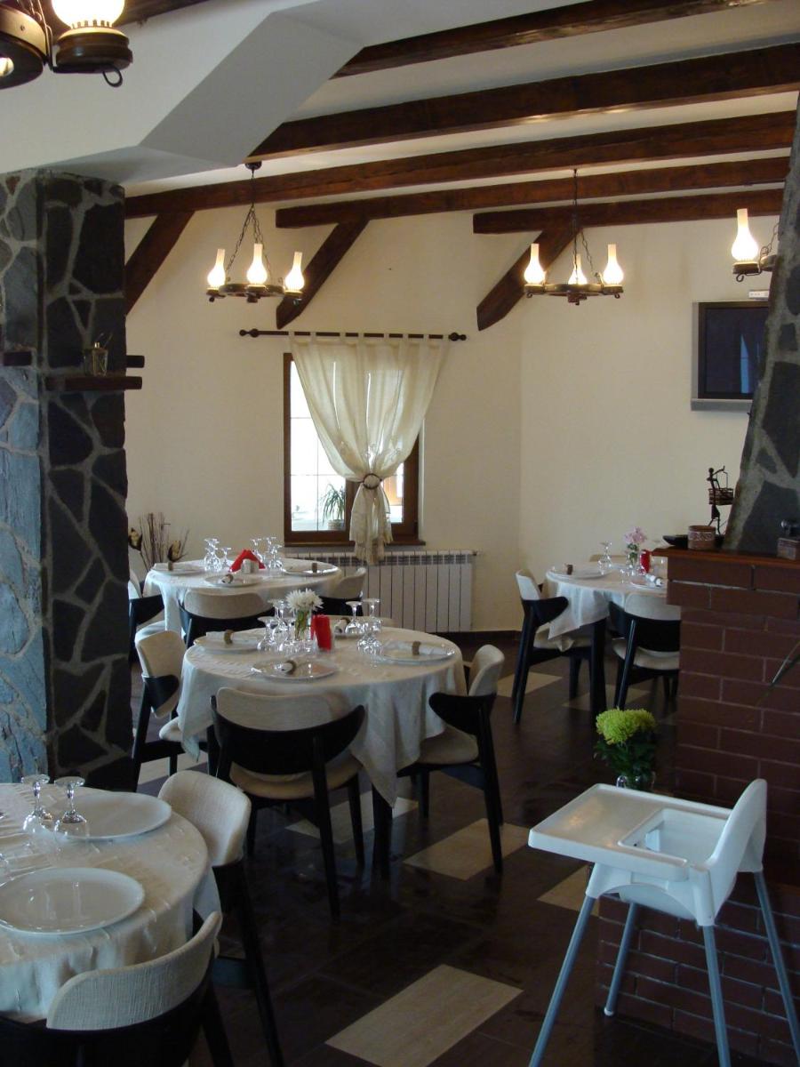 Pensiunea Taverna Bucium - Housity