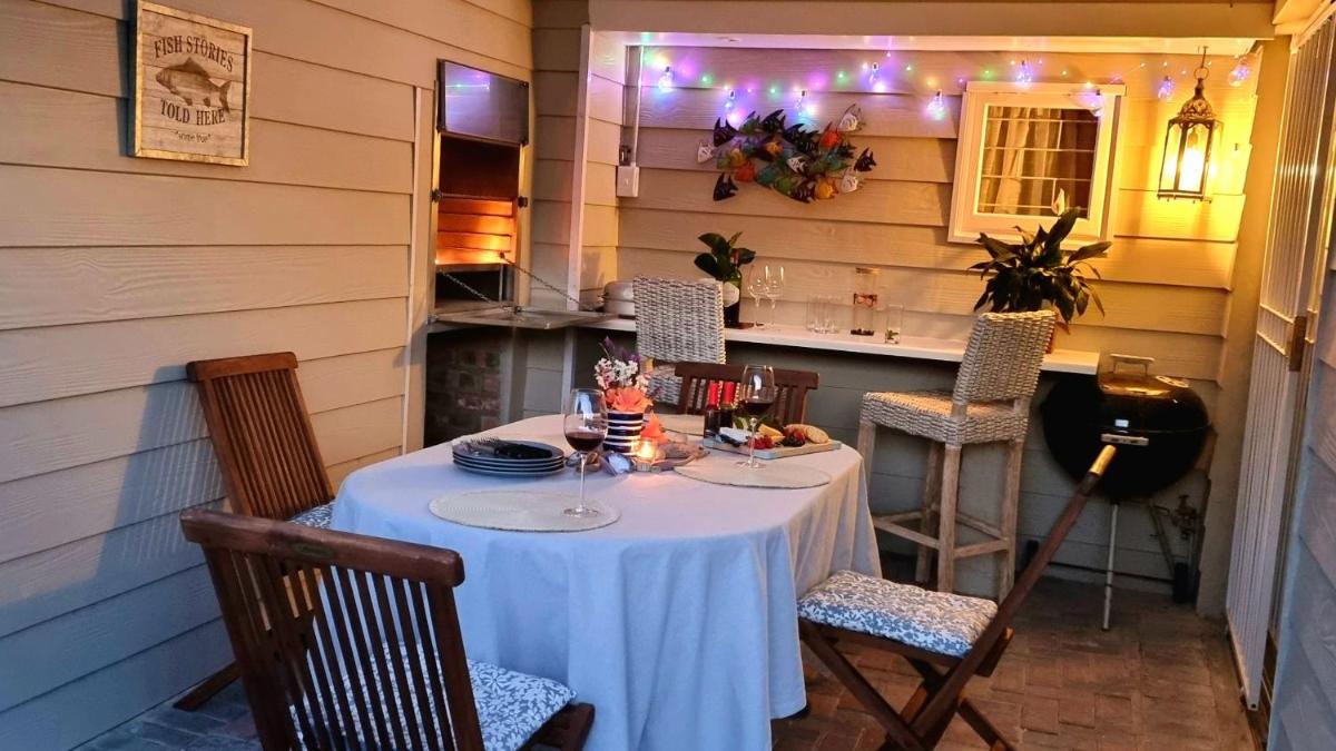 Cozy Island Living at The Grove cottage - Hizvo